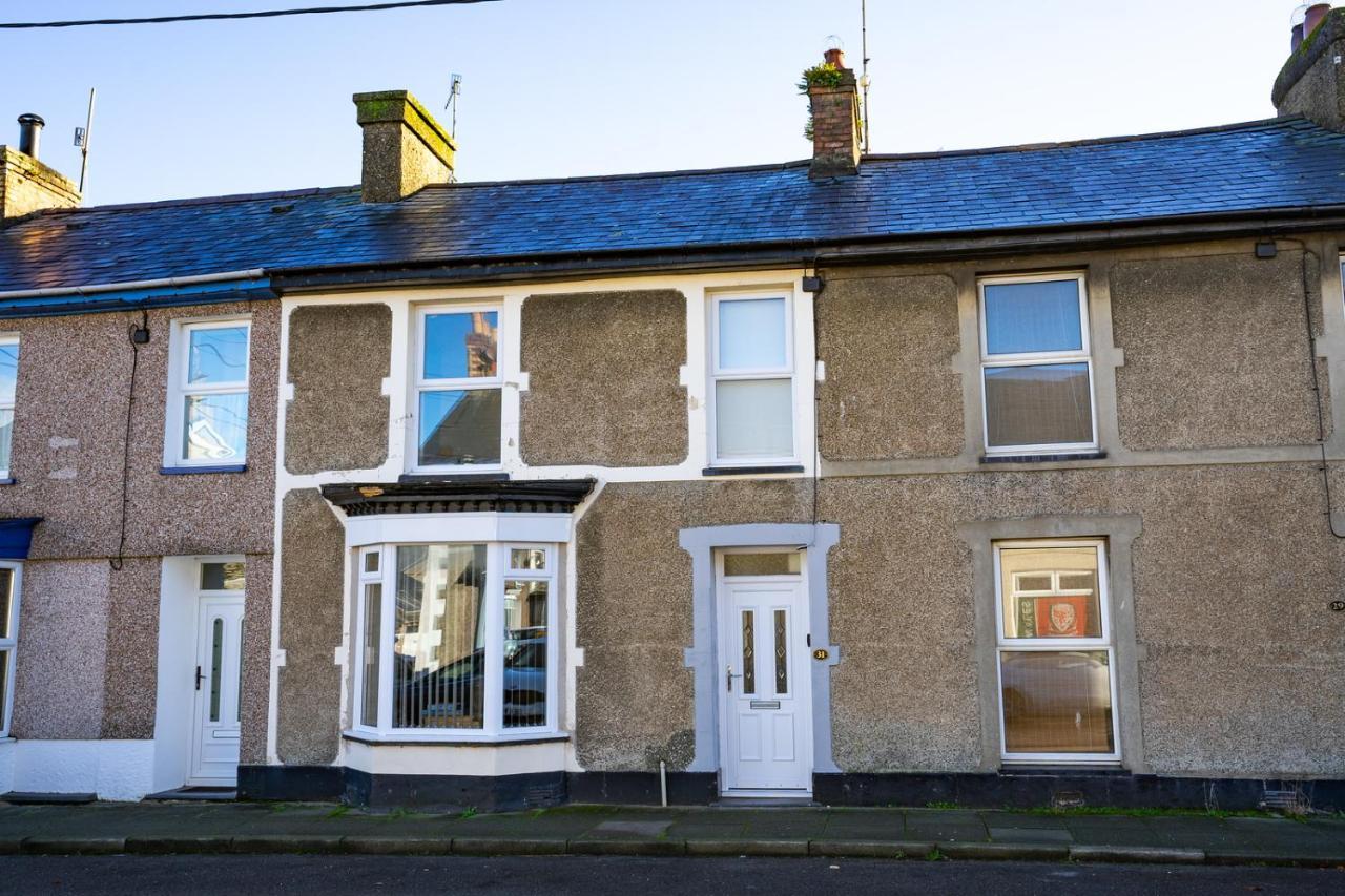Newly-Renovated, Mid-Terrace Cottage In Porthmadog Eksteriør billede