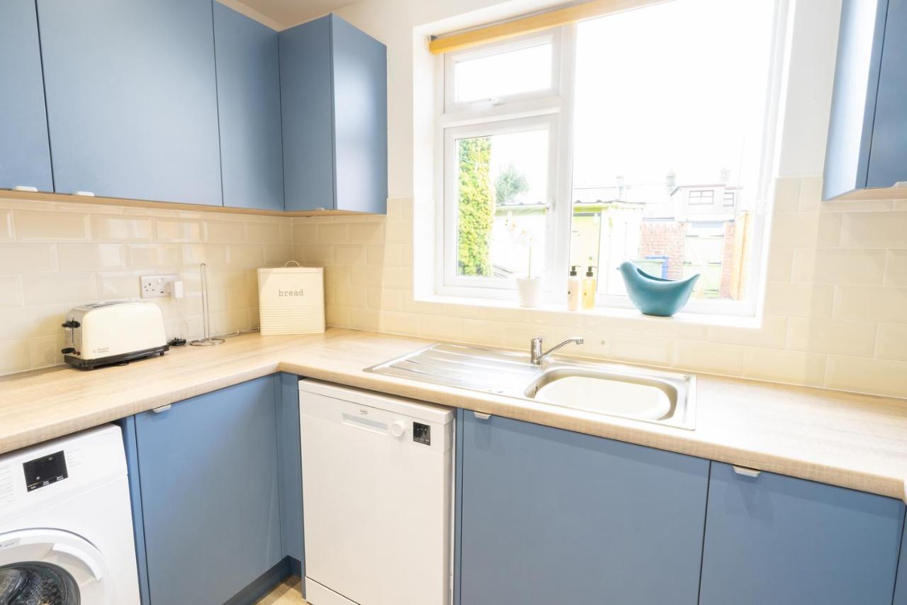 Newly-Renovated, Mid-Terrace Cottage In Porthmadog Eksteriør billede