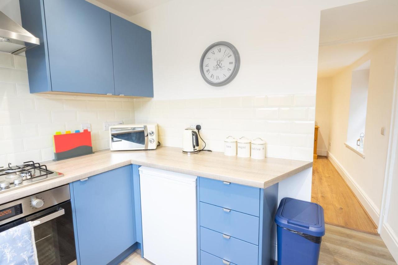 Newly-Renovated, Mid-Terrace Cottage In Porthmadog Eksteriør billede